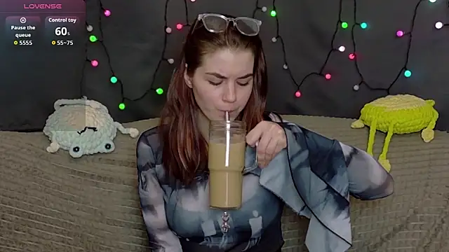 ElzaBlis online show from December 2025 02:57:02 PM