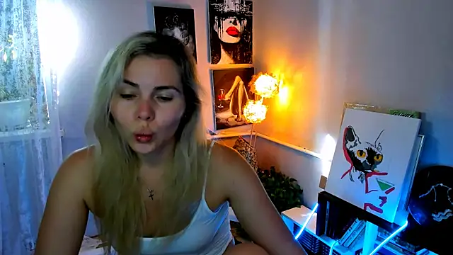 LoraBoyar online show from July 2026 02:12:02 PM