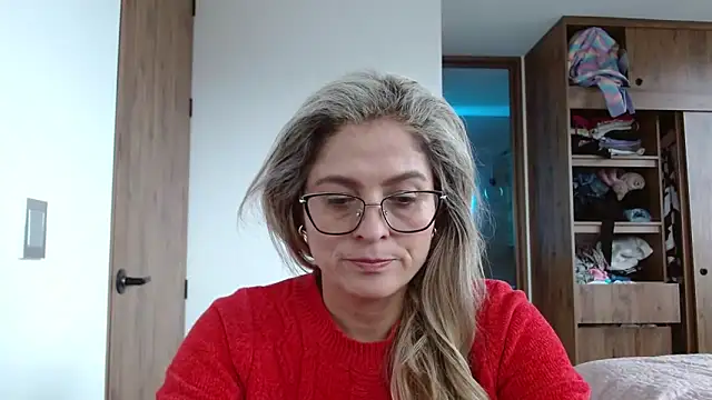 Snapshot of linda-mature43 chatting on September 2025 06:52:01 PM linda-mature43 online show from September 2025 06:52:01 PM