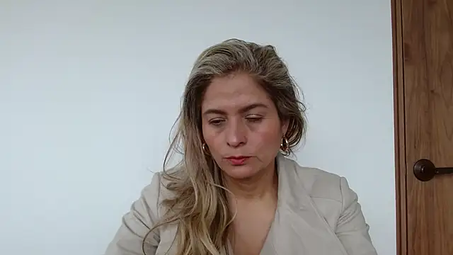 Snapshot of linda-mature43 chatting on September 2025 04:30:01 PM linda-mature43 online show from September 2025 04:30:01 PM