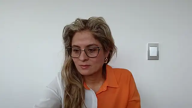Snapshot of linda-mature43 chatting on September 2025 03:24:01 PM linda-mature43 online show from September 2025 03:24:01 PM