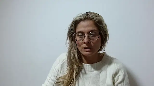 Snapshot of linda-mature43 chatting on September 2025 04:05:01 AM linda-mature43 online show from September 2025 04:05:01 AM