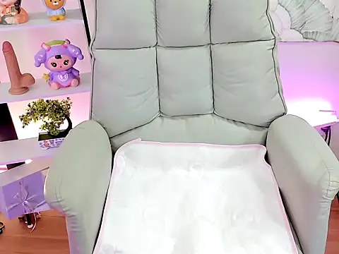 Snapshot of Mix-MiuMiu chatting on December 2025 03:58:02 AM Mix-MiuMiu online show from December 2025 03:58:02 AM