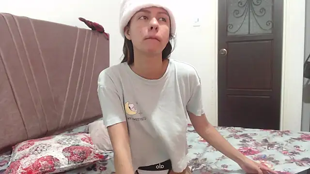 Snapshot of nathaly_jones_ chatting on December 2025 12:14:02 PM nathaly jones online show from December 2025 12:14:02 PM