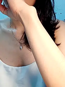 Hinna x online show from April 2026 10:13:02 PM