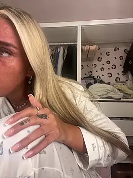 EllieMaeBaby online show from April 2026 04:13:01 PM