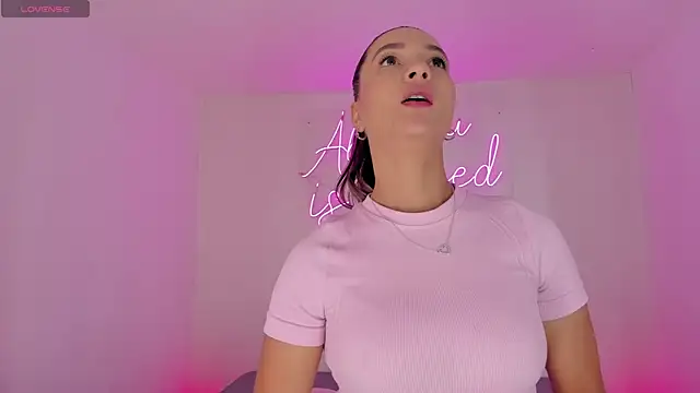 Snapshot of aleksandramiller_ chatting on September 2025 12:42:02 PM aleksandramiller online show from September 2025 12:42:02 PM