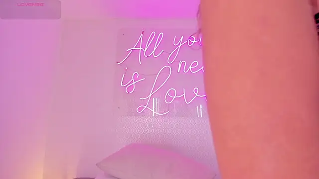 aleksandramiller  online show from November 2025 12:38:02 PM