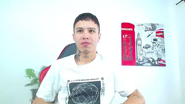 Cumandres18 online show from December 2025 03:29:02 PM