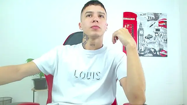 Cumandres18 online show from December 2025 01:41:02 PM