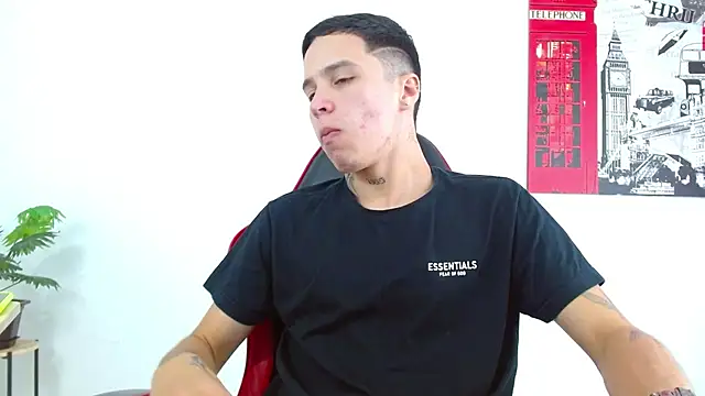 Cumandres18 online show from February 2026 03:27:02 PM