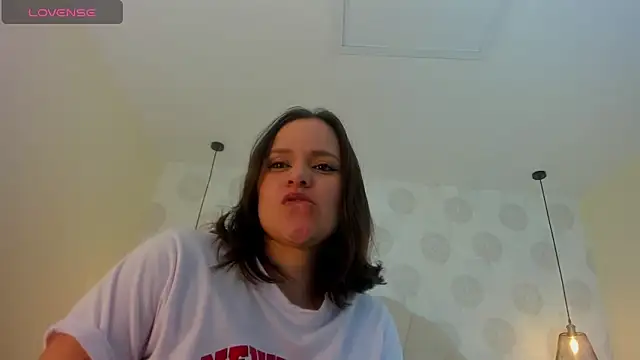 Snapshot of GIANAMILLER6 chatting on October 2025 12:18:02 PM GIANAMILLER6 online show from October 2025 12:18:02 PM