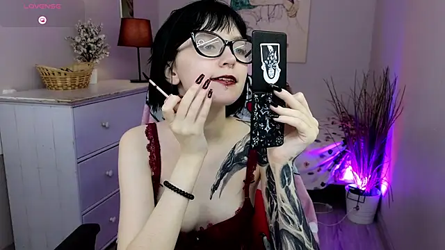 Snapshot of HazelTompson chatting on November 2025 08:35:02 PM HazelTompson online show from November 2025 08:35:02 PM