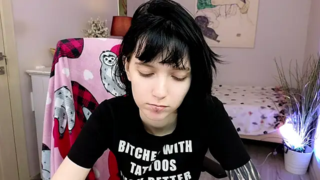 Snapshot of HazelTompson chatting on December 2025 08:40:01 PM HazelTompson online show from December 2025 08:40:01 PM