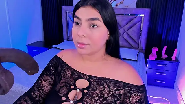 Hannasscott online show from November 2025 12:04:02 PM