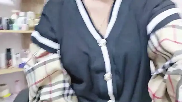 Snapshot of MichiLovely chatting on September 2025 07:43:02 AM MichiLovely online show from September 2025 07:43:02 AM