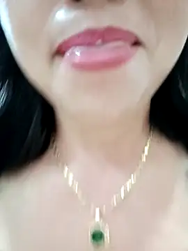 Snapshot of Kim-Anhh chatting on October 2025 03:30:01 PM Kim-Anhh online show from October 2025 03:30:01 PM