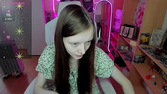 AliceHaris online show from November 2025 03:18:02 AM
