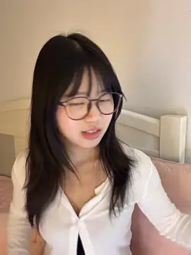 Ella-A9 online show from October 2025 02:22:02 AM