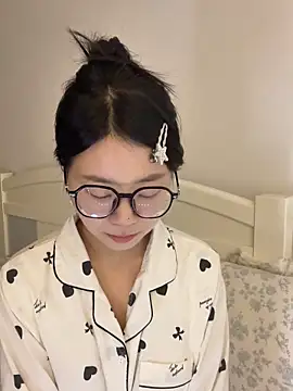 Ella-A9 online show from November 2025 06:14:02 AM