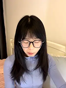 Ella-A9 online show from November 2025 03:23:01 PM