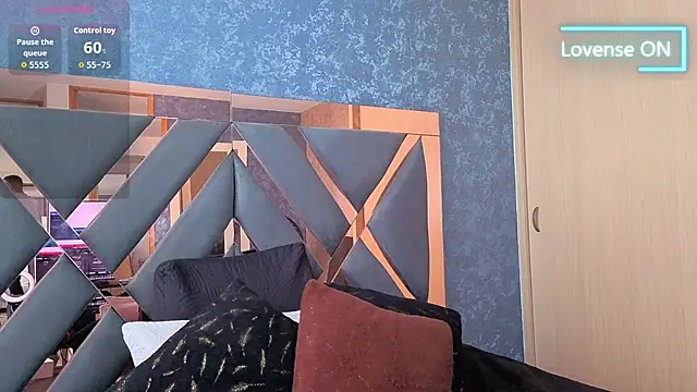 ryan evanss online show from September 2025 01:03:01 PM