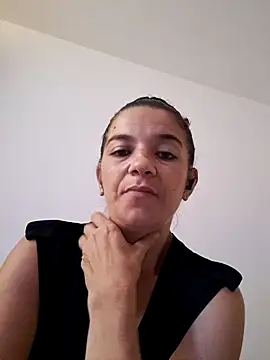 Snapshot of alinaalinutzq chatting on September 2025 02:28:01 PM alinaalinutzq online show from September 2025 02:28:01 PM