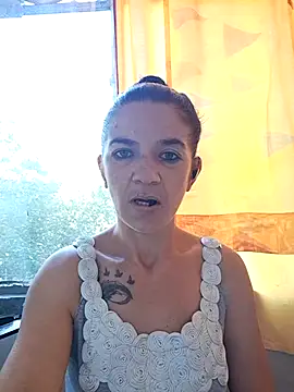 Snapshot of alinaalinutzq chatting on September 2025 10:39:02 AM alinaalinutzq online show from September 2025 10:39:02 AM