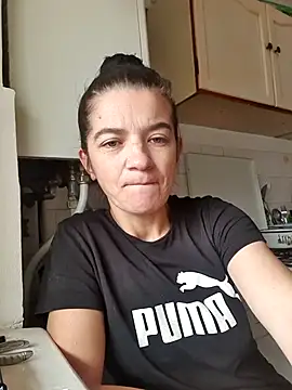 alinaalinutzq online show from December 2025 11:06:01 AM