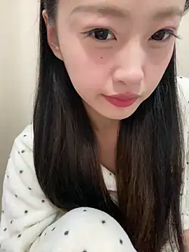 MengMeng0515 online show from April 2026 02:01:02 PM