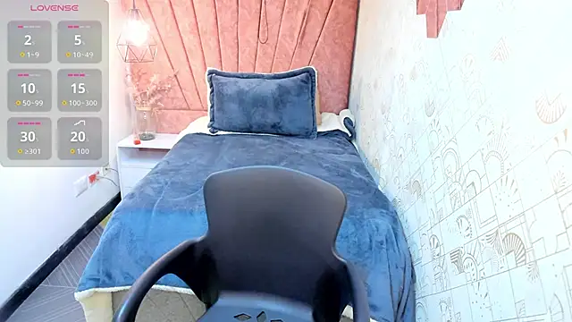 Kiara Cruz   online show from April 2026 09:37:02 PM