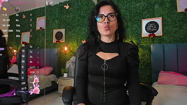 Linagh  online show from November 2025 11:40:02 AM