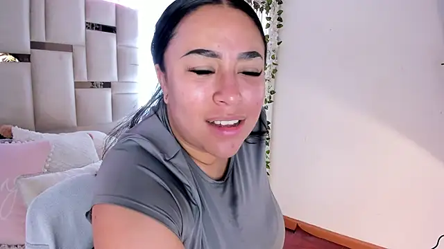 Snapshot of Zoey_thompson chatting on October 2025 02:56:02 PM Zoey thompson online show from October 2025 02:56:02 PM