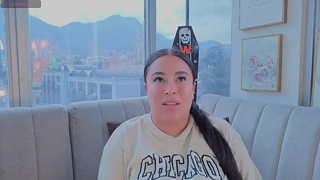 Snapshot of Zoey_thompson chatting on October 2025 02:29:01 PM Zoey thompson online show from October 2025 02:29:01 PM