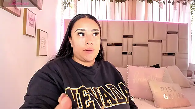 Snapshot of Zoey_thompson chatting on November 2025 07:45:02 PM Zoey thompson online show from November 2025 07:45:02 PM