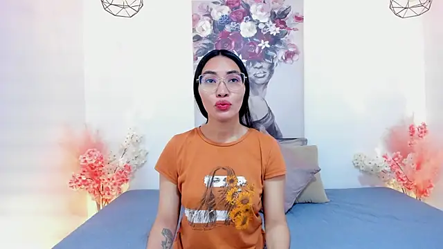 Snapshot of lucyy_liiuu chatting on November 2025 01:10:02 PM lucyy liiuu online show from November 2025 01:10:02 PM