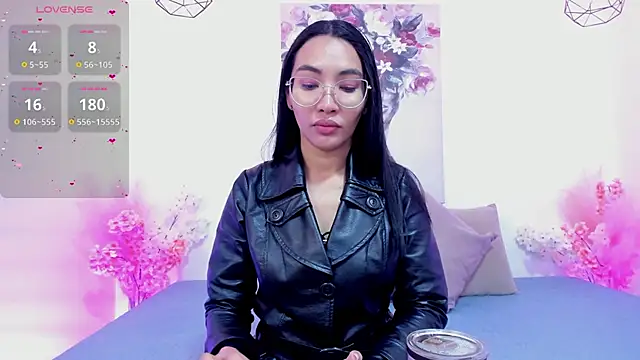 Snapshot of lucyy_liiuu chatting on November 2025 01:32:01 PM lucyy liiuu online show from November 2025 01:32:01 PM