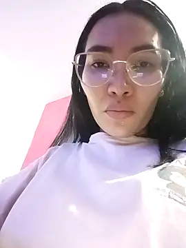 Snapshot of lucyy_liiuu chatting on November 2025 11:49:02 PM lucyy liiuu online show from November 2025 11:49:02 PM