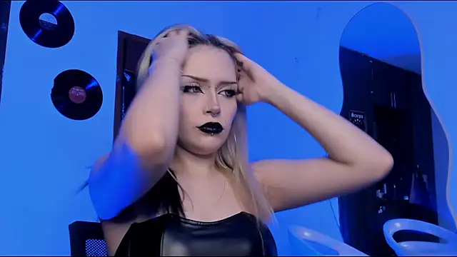 missluna27 online show from October 2025 12:55:01 AM