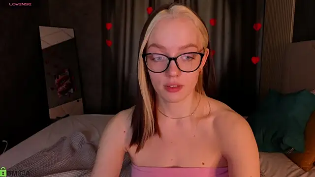 R0cket bunny online show from April 2026 06:19:01 AM