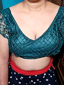 Snapshot of Mon-Shot9 chatting on September 2025 09:25:01 PM Mon-Shot9 online show from September 2025 09:25:01 PM