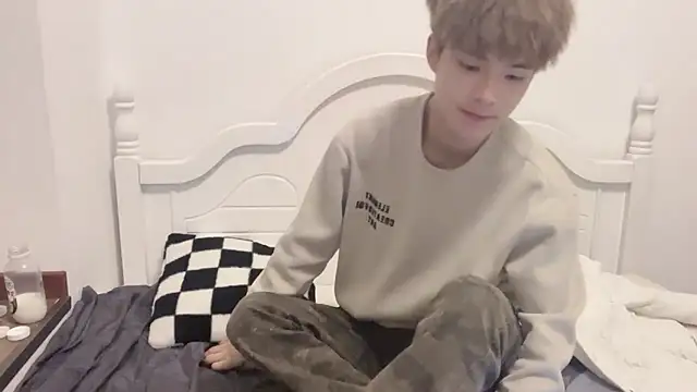 Snapshot of linger2563 chatting on November 2025 02:08:01 PM linger2563 online show from November 2025 02:08:01 PM