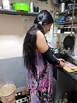 Snapshot of Queen_Nightt chatting on September 2025 03:40:02 AM Queen Nightt online show from September 2025 03:40:02 AM