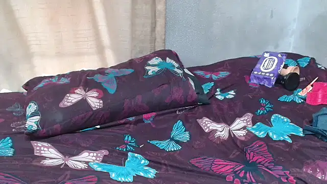 Snapshot of curvydarckcohocolate chatting on September 2025 04:50:02 AM curvydarckcohocolate online show from September 2025 04:50:02 AM