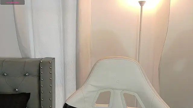 sara queen10 online show from March 2026 04:11:02 PM