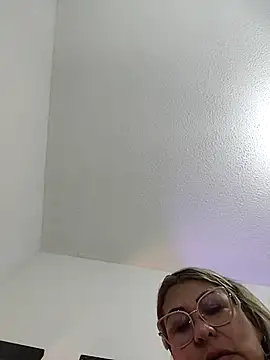 Snapshot of AlexxiaaMat chatting on November 2025 11:10:01 AM AlexxiaaMat online show from November 2025 11:10:01 AM