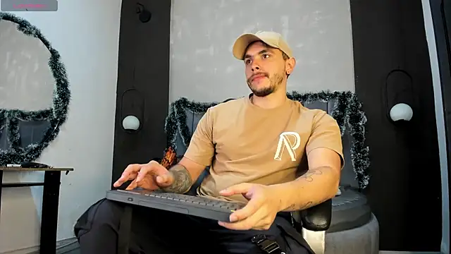 Liam walk  online show from December 2025 10:17:02 PM