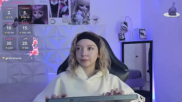 Snapshot of JuliethMoss chatting on November 2025 08:08:01 PM JuliethMoss online show from November 2025 08:08:01 PM