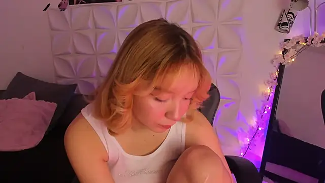 Snapshot of JuliethMoss chatting on November 2025 08:22:01 PM JuliethMoss online show from November 2025 08:22:01 PM