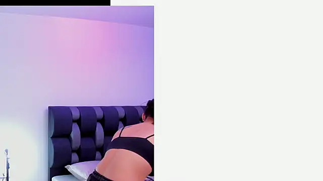 maily zanss online show from April 2026 07:55:01 PM